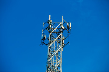 Mobile reciever and transmitter antenna tower