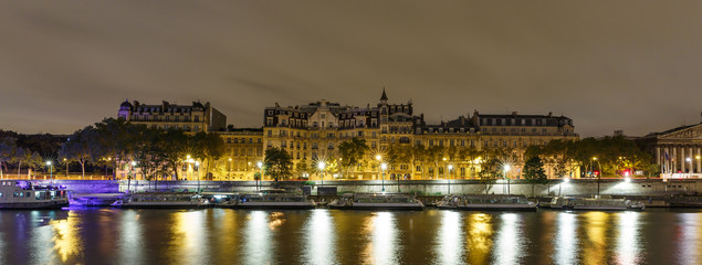 Obraz premium Nocna panorama bulwaru paryskiego