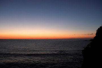 夜明けの海