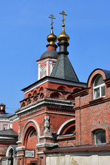 Fototapeta na wymiar Moscow, the architecture of the Church of St. Nicholas in Podkolokolny lane in sunny day