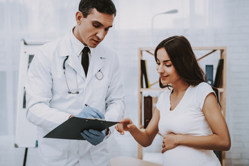 Obraz premium Doctor Writes a Prescription. Paper. Consultation.