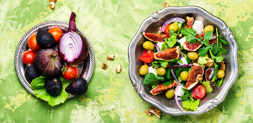Dietary salad with figs