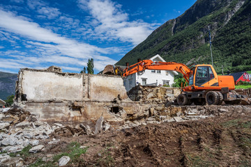 Demolition of the old house for the construction of new housing