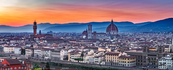 Fototapeta na wymiar Santa Maria del Fiore cathedral in Florence, Italy, at sunset. Scenic panorama view.