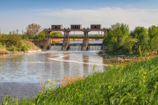 Morning shot of dam in the centre of the forest