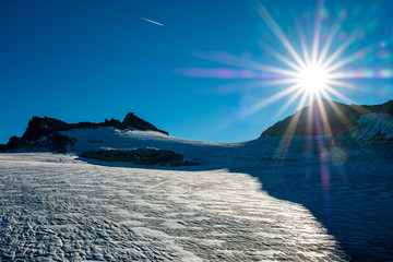Sonnenaufgang am Gletscher des hohen Sonnblicks in den hohen Tauern