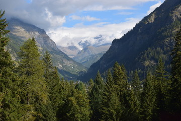 Fototapeta na wymiar Valle d'Aosta - Valle di Gressoney vista da Castel Savoia