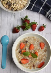 Raw and cooked muesli for breakfast