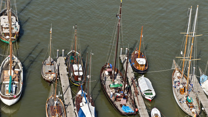 Segelschiffe im Hafen - obrazy, fototapety, plakaty