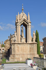 Fototapeta na wymiar Cementerio de Pueblo Nuevo en Barcelona
