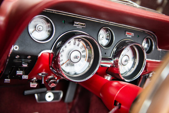 Tacho im Oldtimer