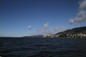 A view of the horizon and mountains