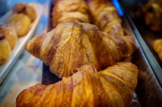  Croissants Bakery Display