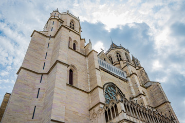 Fototapeta na wymiar Cathédrale Saint-Bénigne de Dijon