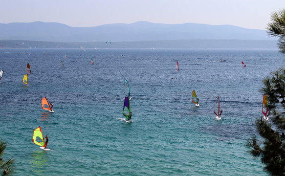Praticare windsurf in vacanza - sport e relax