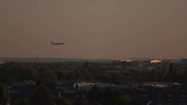 787 coming in to land at Heathrow