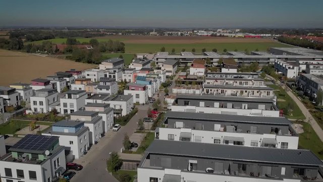 Neubausiedlung auf dem Land