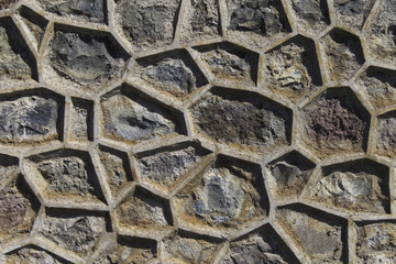 Steinmauer mit groben Fugen