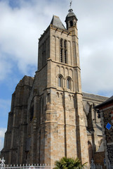 Fototapeta na wymiar Ville de Dol de Bretagne, clocher de la cathédrale Saint Samson, département d'Ille-et-Vilaine, Bretagne, France