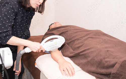 "腕の脱毛"Fotolia.com の ストック写真とロイヤリティフリーの ...