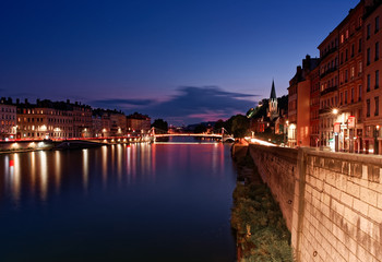 Fototapeta premium overthe bridge