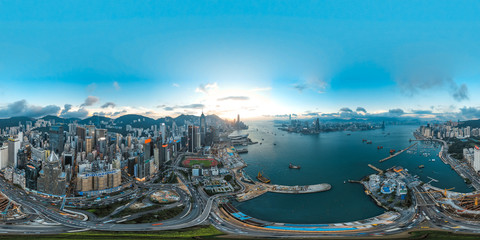Naklejka premium 360 Widok z lotu ptaka panorama miasta Hong Kong, Chiny