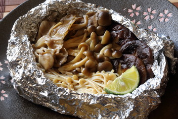 きのこのホイル焼き