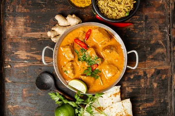 Photo sur Aluminium Plats de repas Traditional curry and ingredients