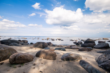 Fototapeta na wymiar Large stones on the shores
