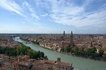 Fototapeta na wymiar the river Adige through the city of Romeo and Juliet, Verona