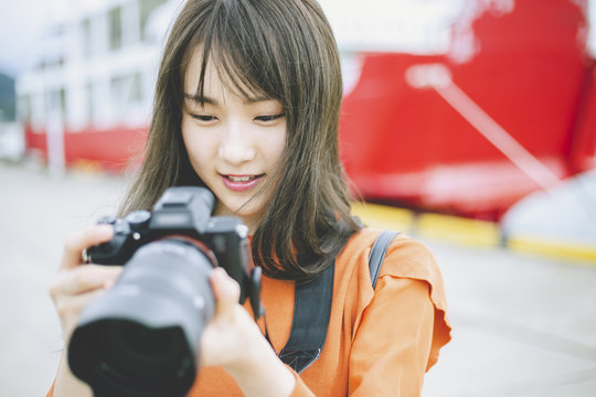 カメラ女子 Images Browse 2 931 Stock Photos Vectors And Video Adobe Stock