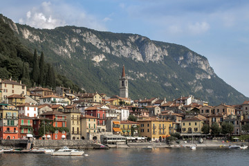 Fototapeta na wymiar A view of the picturesque village in the beautiful Lago di Como, northern Italy