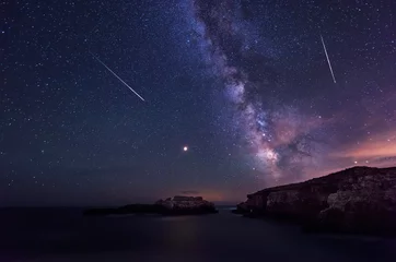 Poster Im Rahmen Milky Way and the Perseids / Long time exposure night landscape with planet Mars and Milky Way Galaxy during the Perseids flow above the Black sea, Bulgaria © Jess_Ivanova