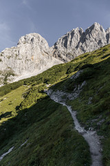Weg zum Gipfel im Wilden Kaiser Gebirge in den Alpen