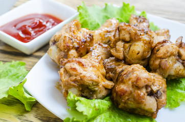 fried chicken wings and sauce