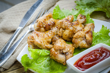 fried chicken wings and sauce