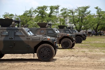 軽装甲機動車