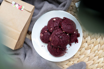 chocolate chip red velvet cookie