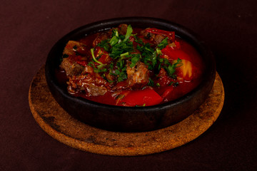 Stewed lamb in tomato sauce