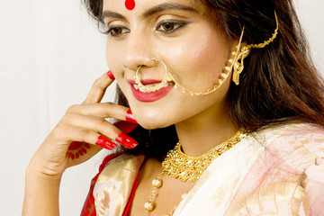 beautiful indian female model in bengali saree