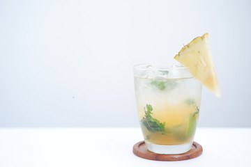 pineapple mojito cocktail