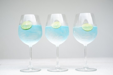 gin and tonic in wine glass