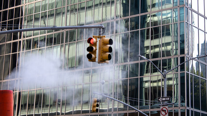 feu de signalisation avec fumé