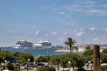 Kreuzfahrtschiffe im Hafen von Palma de Mallorca