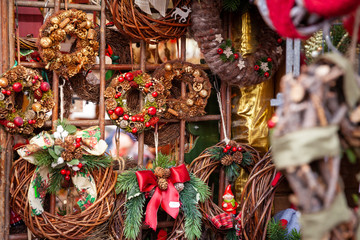 Fototapeta premium Ozdoby świąteczne, Jarmark Bożonarodzeniowy, Bolzano, Trentino Alto Adige