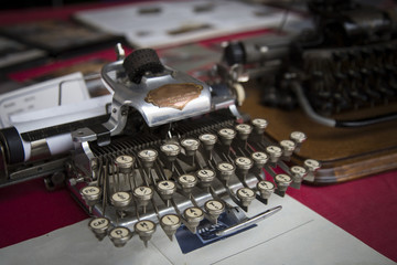 image of an old typewriter at the flea market