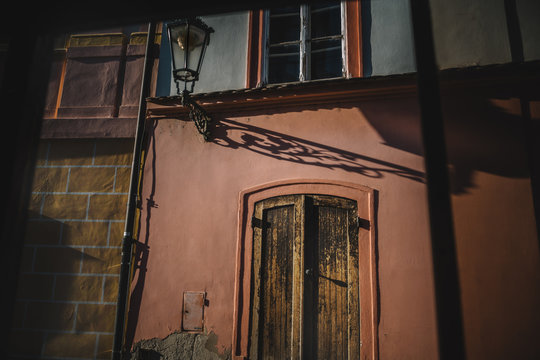 Fa&ccedil;ade de maison et lampadaire