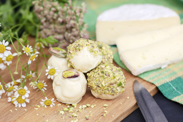sweets with Gorgonzola cheese with white chocolate