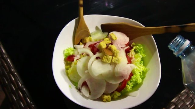 Chinese Lettuce and Plum Tomatoes Salad