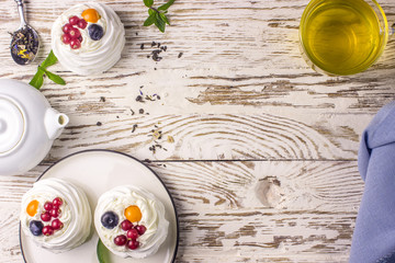 Delicious mini Pavlova meringue cake